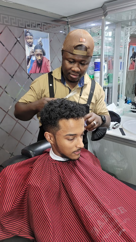 AFRICAN BARBER IN QATAR 🇶🇦 - Photo 3