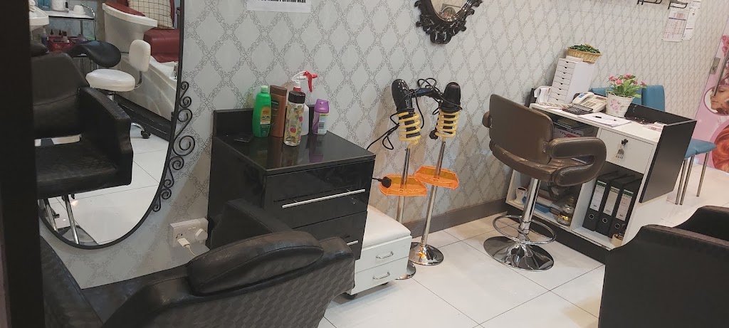 Aiza Beauty Saloon - Photo 1