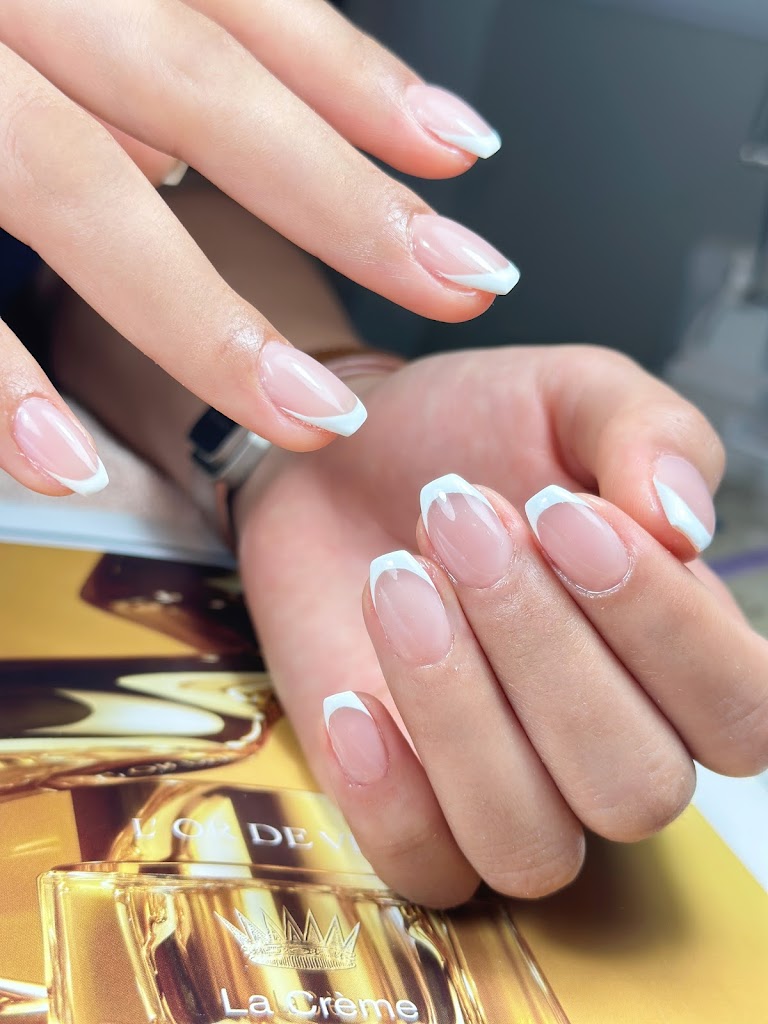 En Provence Beauty Salon - Salon & Barbershop in Fereej Bin Mahmoud, Qatar