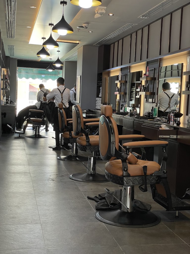 Gentlemen of London Barbershop - Photo 5