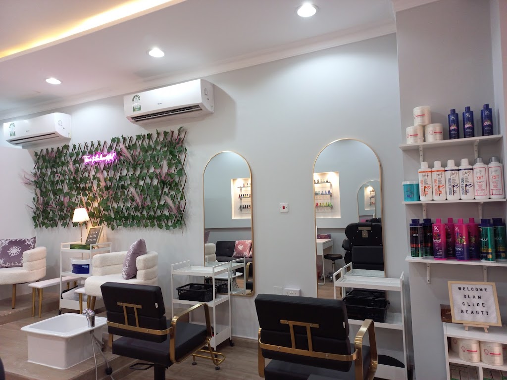 Glam Glide Beauty Salon - Photo 5