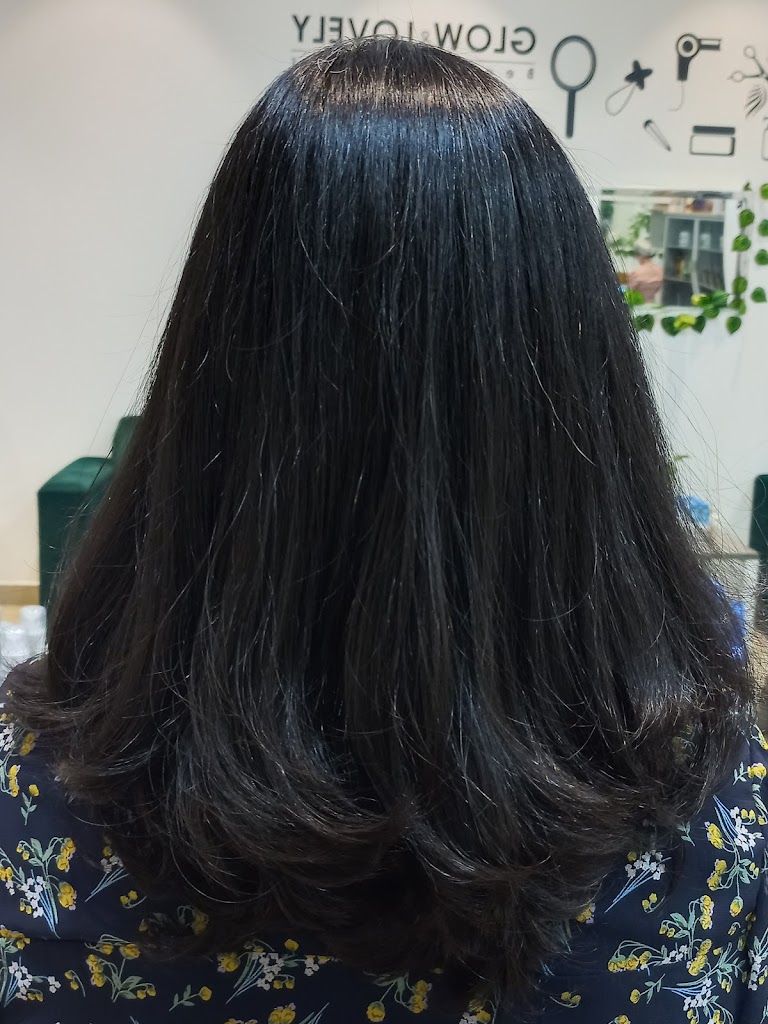 Glow &lovely beauty parlour - Photo 1