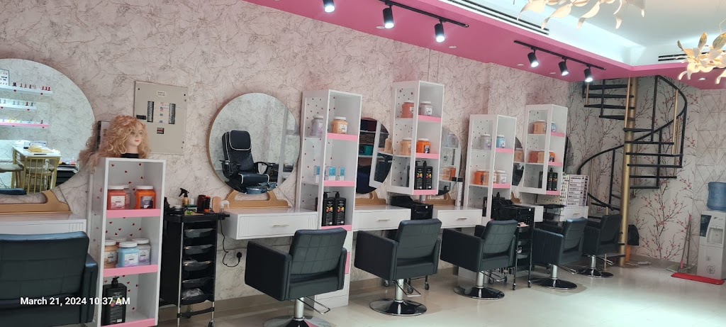 One Stop Beauty Shop - NAJMA - Photo 4