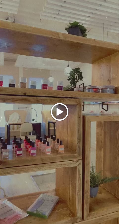 The Color Lab Salon - Photo 3
